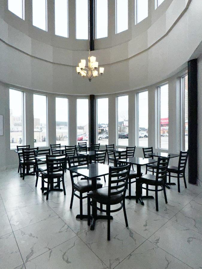 Premier Inn & Suites - Downtown Hamilton Bagian luar foto